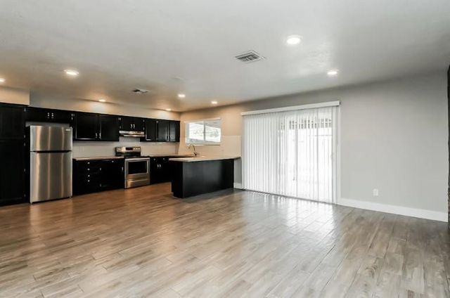 2320 E Holmes Avenue, Mesa, AZ 85204