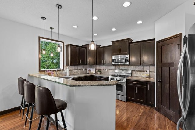 21340 Hytrail Circle, Lakeville, MN 55044