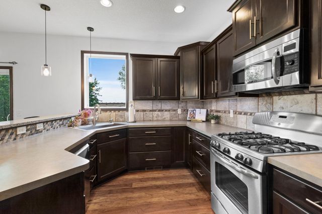 21340 Hytrail Circle, Lakeville, MN 55044