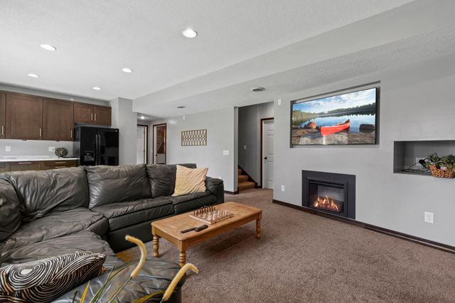 21340 Hytrail Circle, Lakeville, MN 55044