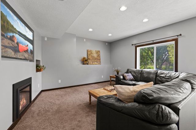 21340 Hytrail Circle, Lakeville, MN 55044