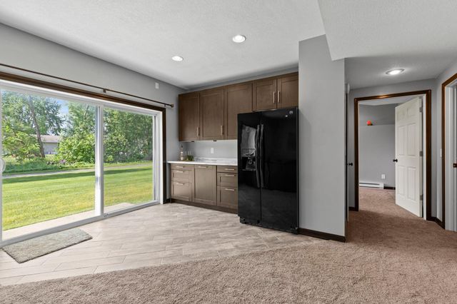 21340 Hytrail Circle, Lakeville, MN 55044