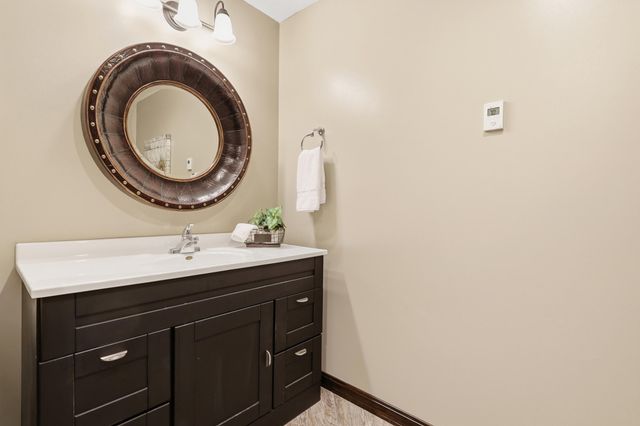 21340 Hytrail Circle, Lakeville, MN 55044