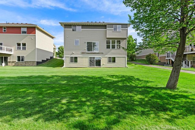 21340 Hytrail Circle, Lakeville, MN 55044