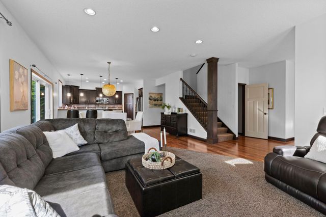 21340 Hytrail Circle, Lakeville, MN 55044