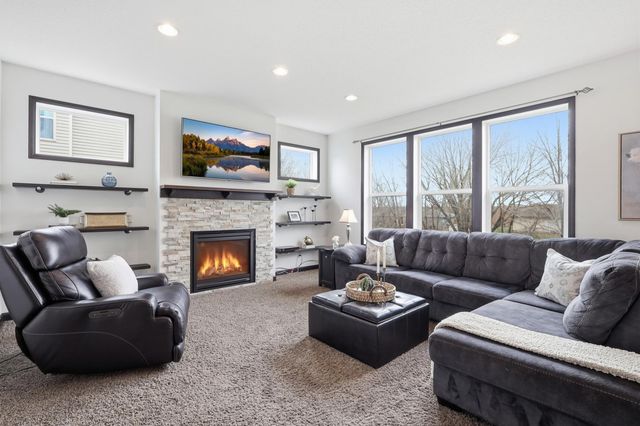21340 Hytrail Circle, Lakeville, MN 55044