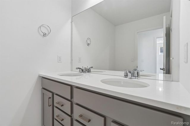 4048 Nottingham Circle, Clarkston, MI 48346