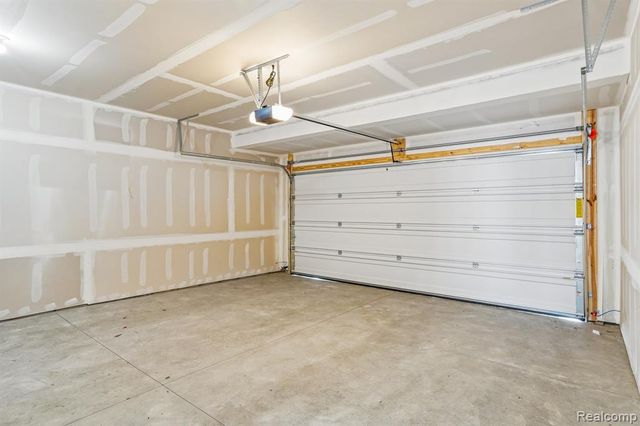 4048 Nottingham Circle, Clarkston, MI 48346