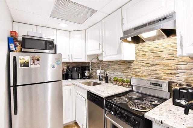464 Commonwealth Avenue 33, Boston, MA 02215