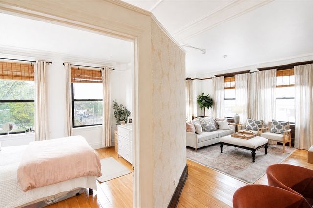 464 Commonwealth Avenue 33, Boston, MA 02215