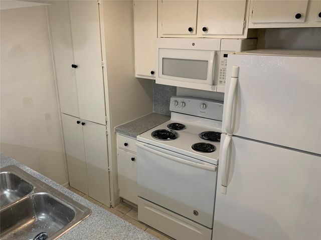 2708 S 1st ST 104, Austin, TX 78704