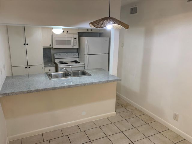 2708 S 1st ST 104, Austin, TX 78704