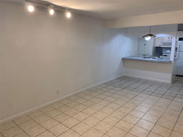 2708 S 1st ST 104, Austin, TX 78704
