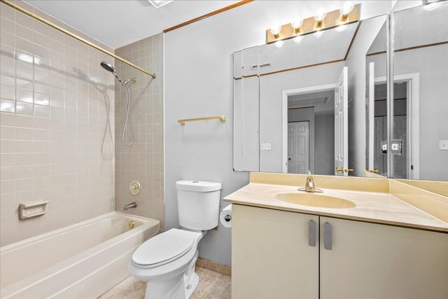 1709 KOEHLING Road, Northbrook, IL 60062