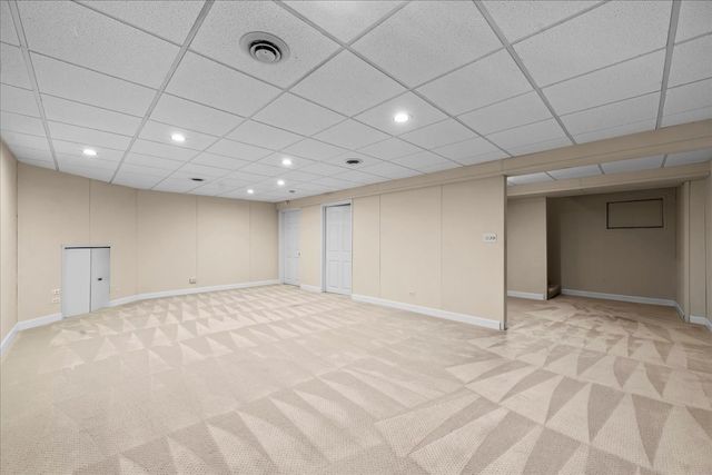 1709 KOEHLING Road, Northbrook, IL 60062