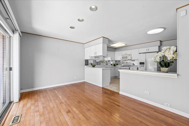 1709 KOEHLING Road, Northbrook, IL 60062