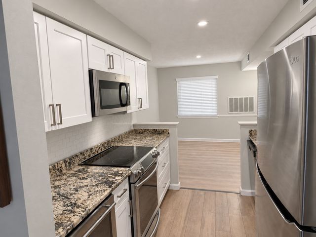 6 Beals Cove Rd G, Hingham, MA 02043