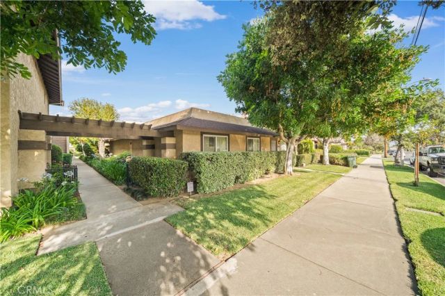 5422 McCulloch Avenue B, Temple City, CA 91780