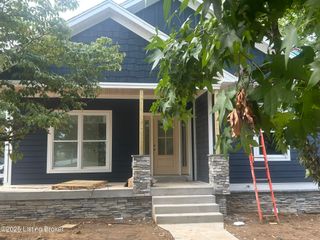 1885 Richmond Dr, Louisville, KY 40205