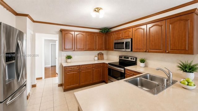 1000 SW 136th Pl, Miami, FL 33184