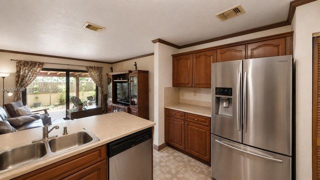 1000 SW 136th Pl, Miami, FL 33184