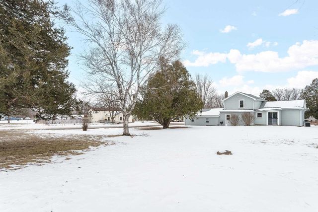 1104 W Fulton Street, Edgerton, WI 53534