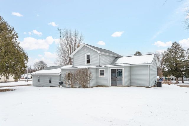 1104 W Fulton Street, Edgerton, WI 53534