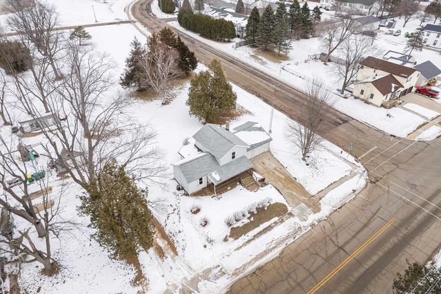 1104 W Fulton Street, Edgerton, WI 53534