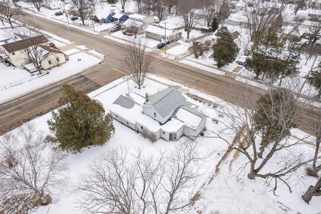 1104 W Fulton Street, Edgerton, WI 53534