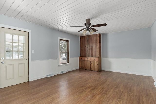 1104 W Fulton Street, Edgerton, WI 53534