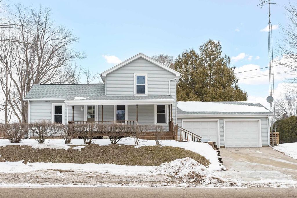 1104 W Fulton Street, Edgerton, WI 53534