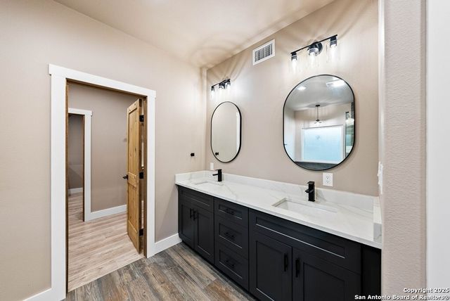 502 Sumack Dr W, Kerrville, TX 78028