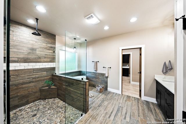 502 Sumack Dr W, Kerrville, TX 78028