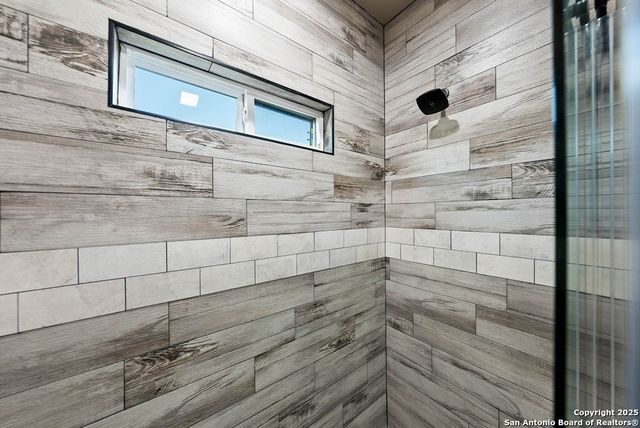 502 Sumack Dr W, Kerrville, TX 78028