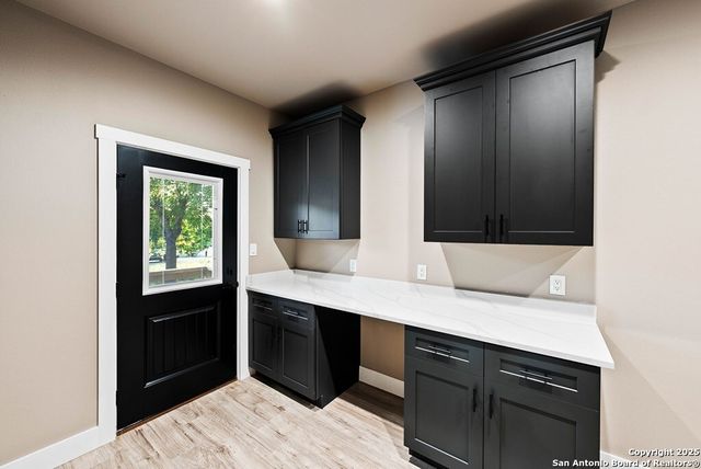 502 Sumack Dr W, Kerrville, TX 78028