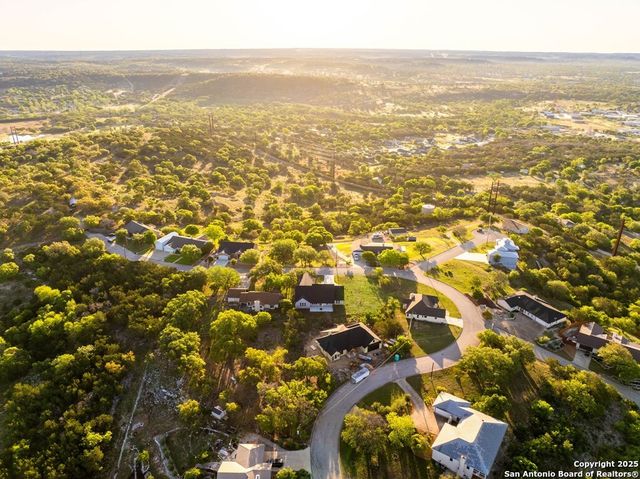 502 Sumack Dr W, Kerrville, TX 78028