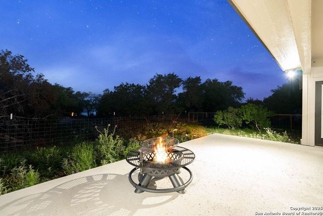 502 Sumack Dr W, Kerrville, TX 78028