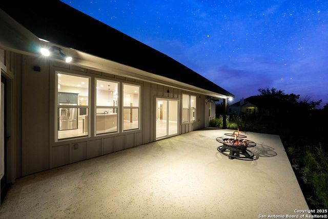 502 Sumack Dr W, Kerrville, TX 78028