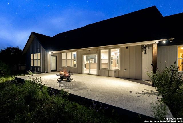 502 Sumack Dr W, Kerrville, TX 78028