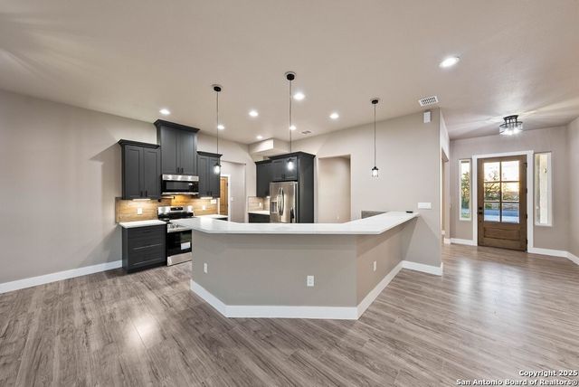 502 Sumack Dr W, Kerrville, TX 78028