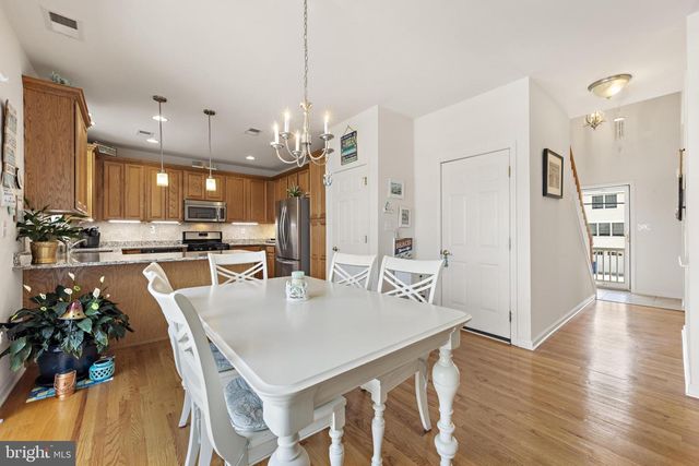 36 CLARENCE DR, Manahawkin, NJ 08050