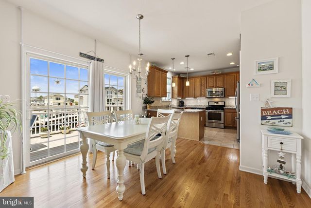 36 CLARENCE DR, Manahawkin, NJ 08050