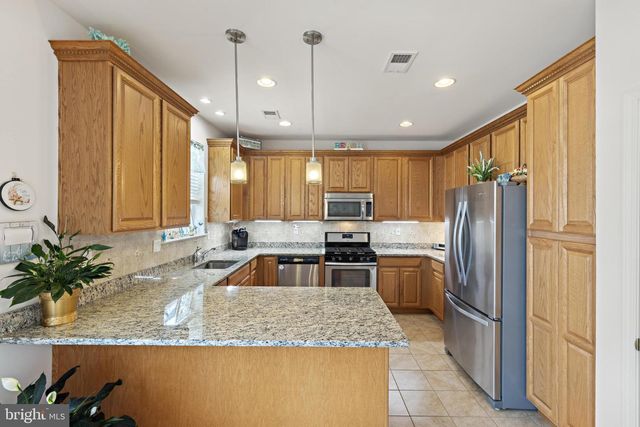 36 CLARENCE DR, Manahawkin, NJ 08050