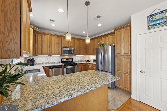 36 CLARENCE DR, Manahawkin, NJ 08050