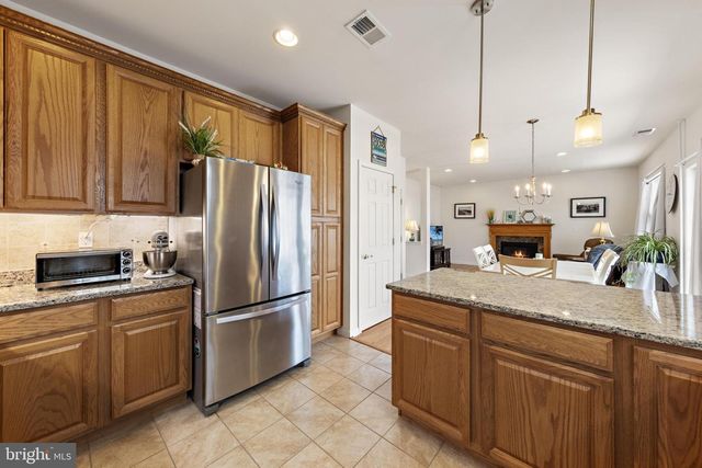36 CLARENCE DR, Manahawkin, NJ 08050