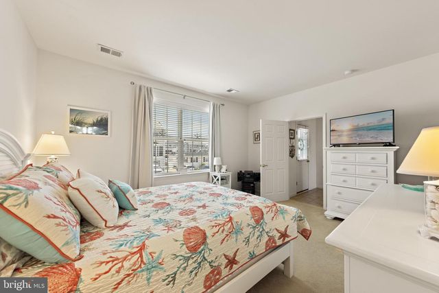 36 CLARENCE DR, Manahawkin, NJ 08050