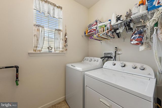 36 CLARENCE DR, Manahawkin, NJ 08050
