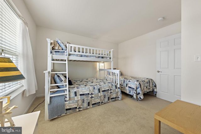 36 CLARENCE DR, Manahawkin, NJ 08050