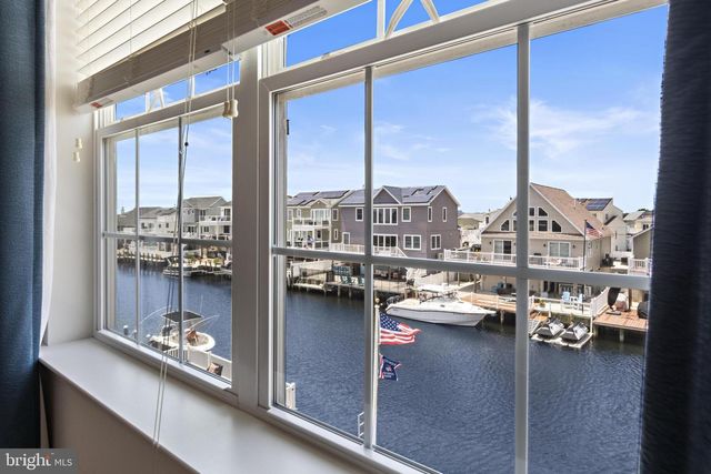 36 CLARENCE DR, Manahawkin, NJ 08050