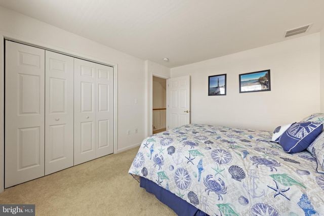 36 CLARENCE DR, Manahawkin, NJ 08050